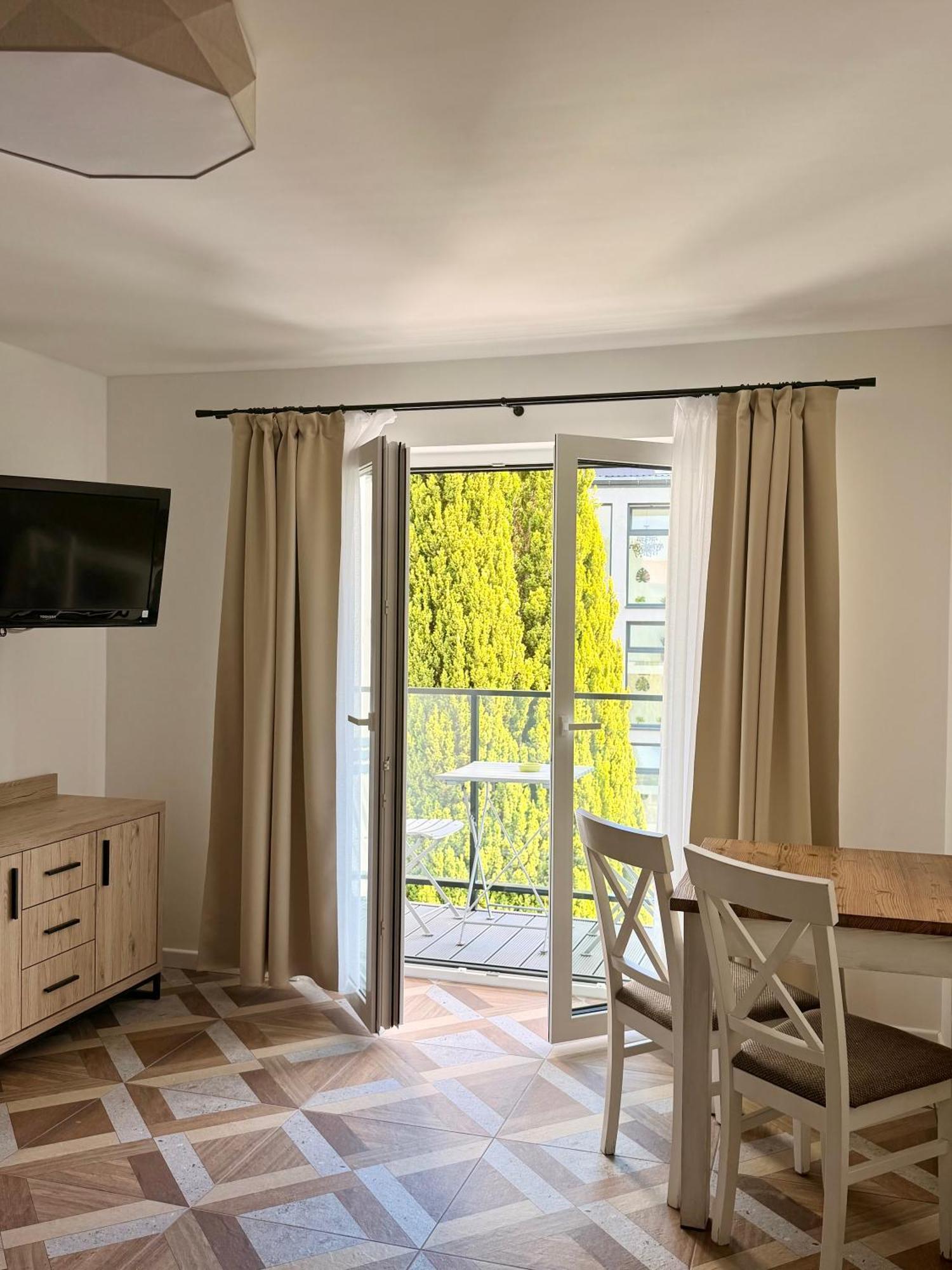 Studio mit Balkon